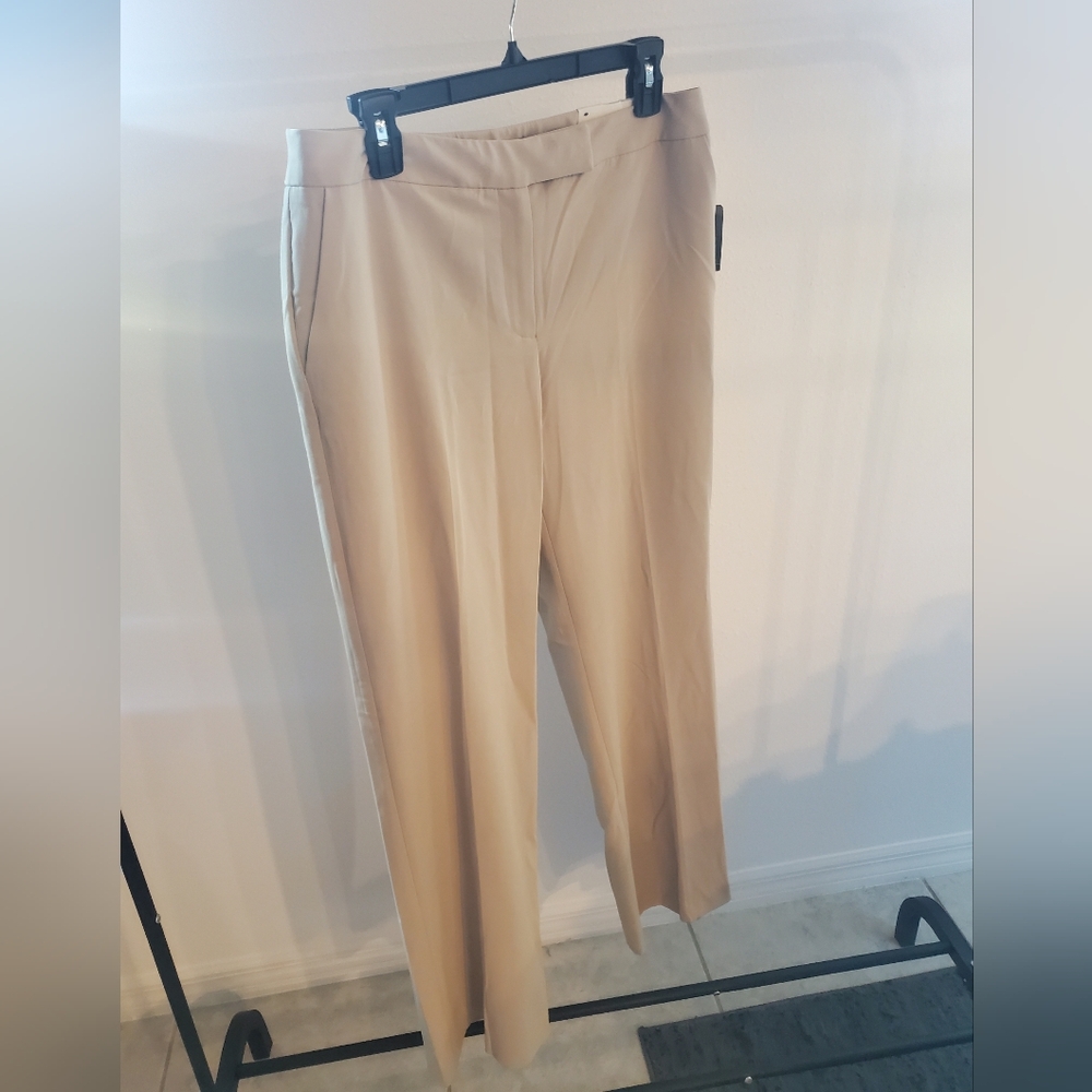 NWT Liz Clairborne. Audra. Womans Dress Pants. Size 10 R